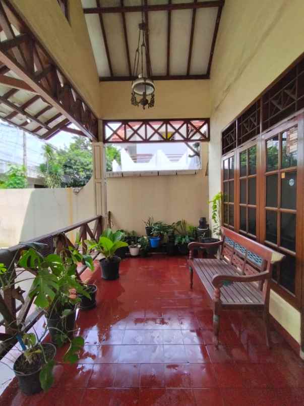 dijual rumah sangat elok pinggie jalan
