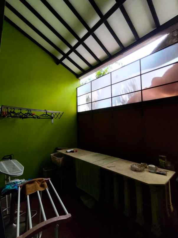 dijual rumah sangat elok pinggie jalan