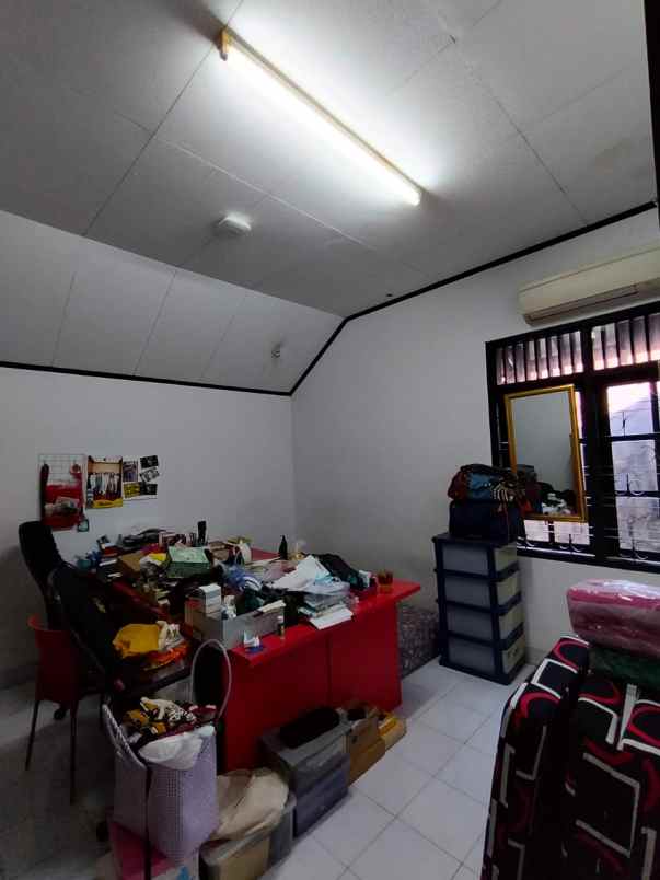 dijual rumah sangat elok pinggie jalan
