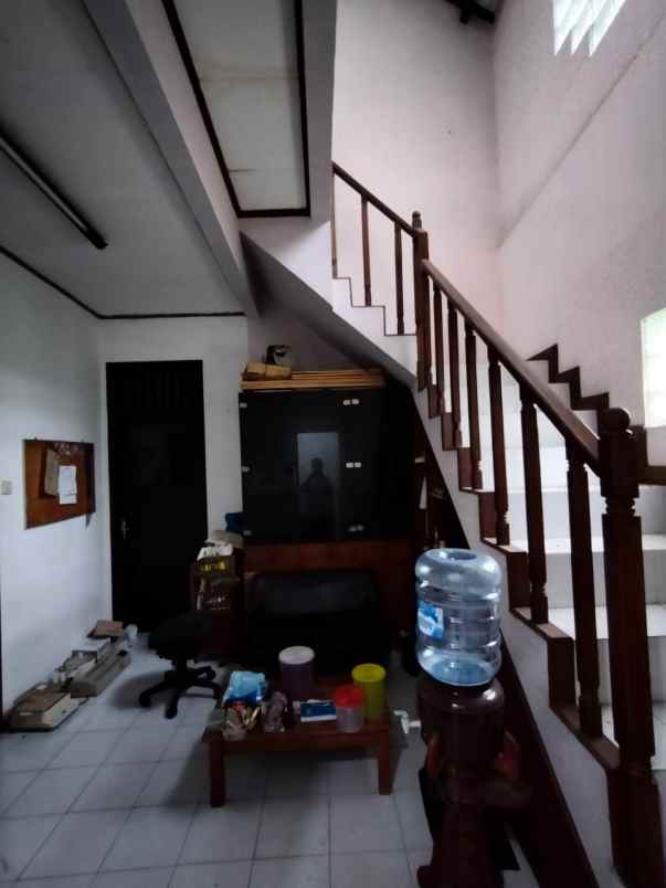 dijual rumah sangat elok pinggie jalan