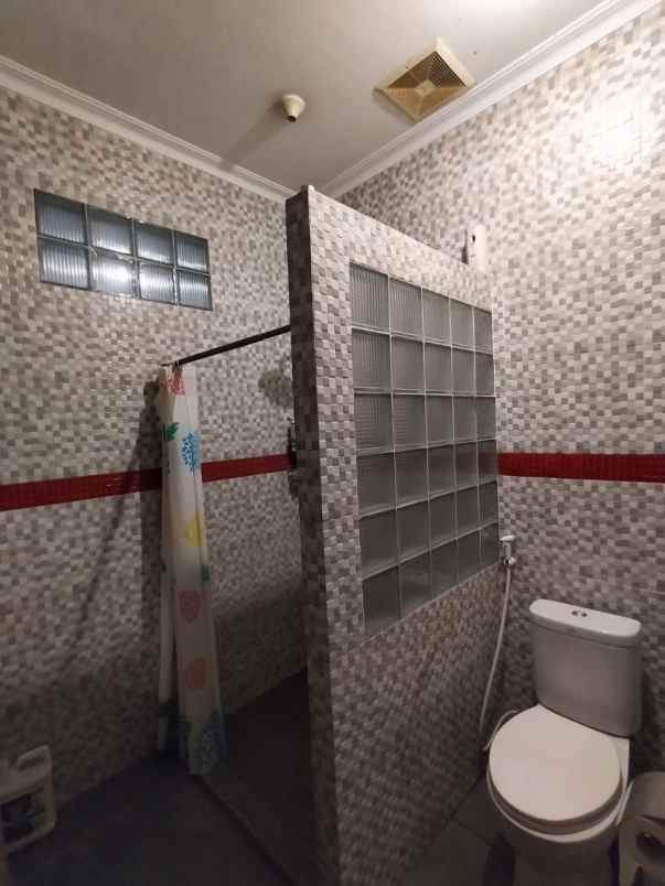 dijual rumah sangat elok pinggie jalan