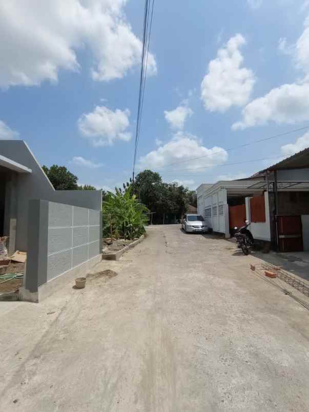dijual rumah saren wedomartani