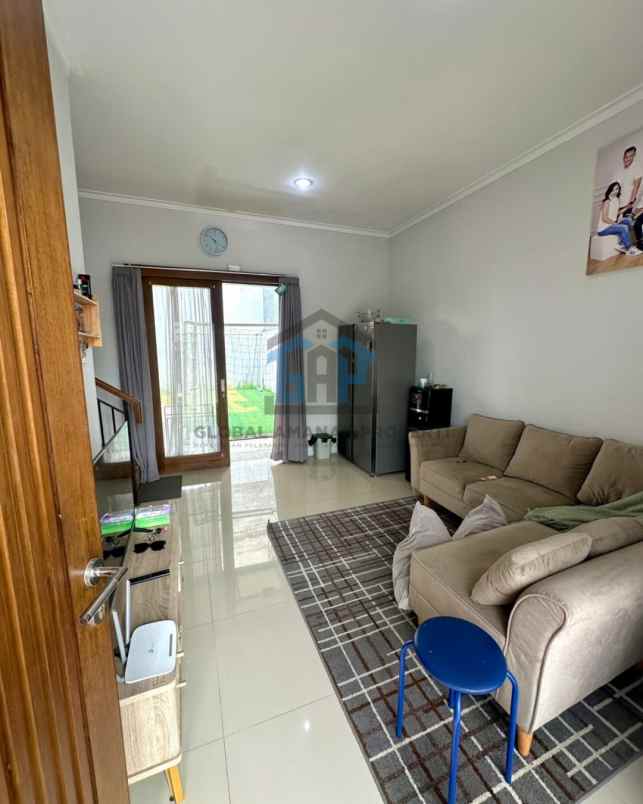 dijual rumah sariwangi