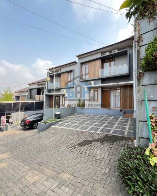 dijual rumah sariwangi