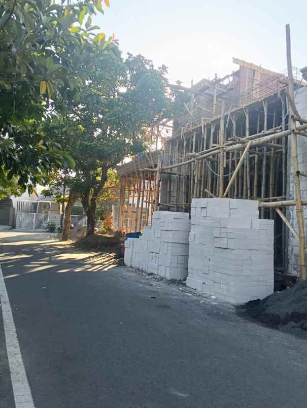 dijual rumah sawojajar