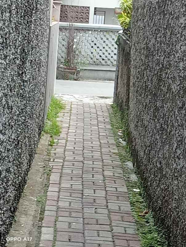 dijual rumah secondary strategis di wilayah beji depok