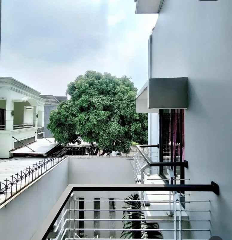 dijual rumah sejuk cantik view danau cibubur bogor