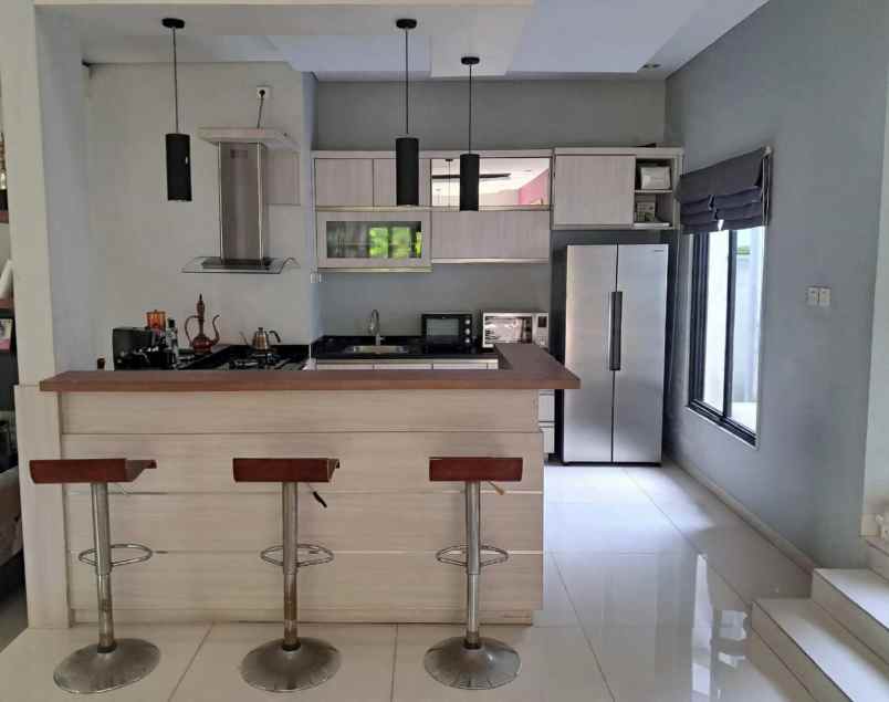 dijual rumah sejuk cantik view danau cibubur bogor