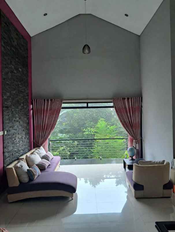 dijual rumah sejuk cantik view danau cibubur bogor