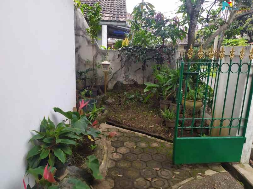 dijual rumah sekejati