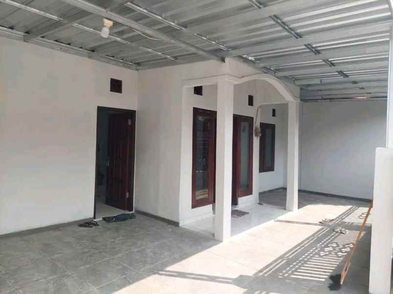dijual rumah selomartani