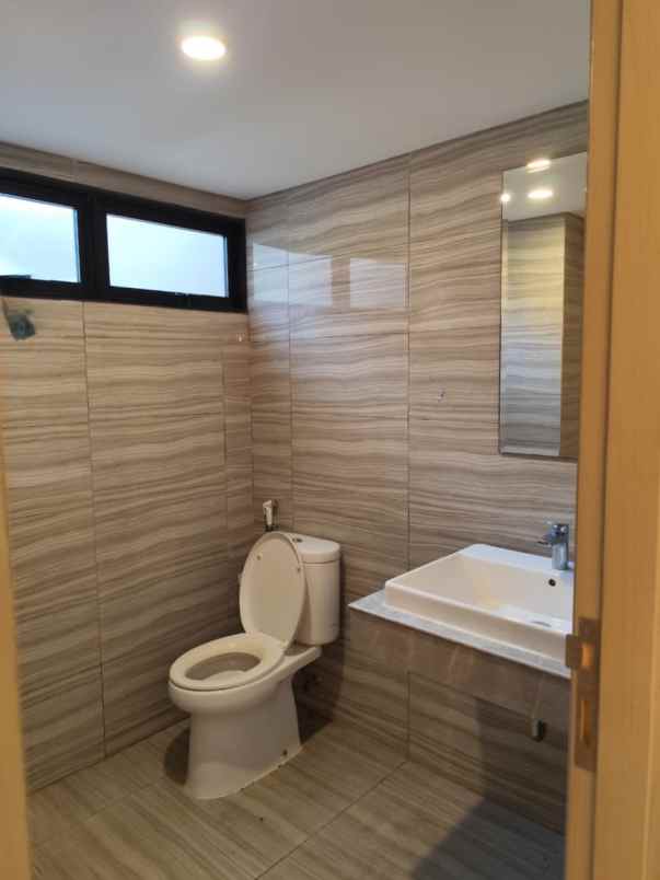 dijual rumah semayang asya jgc jakarta