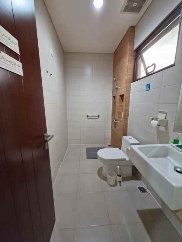 dijual rumah semifurnish prestigia the eminent bsd