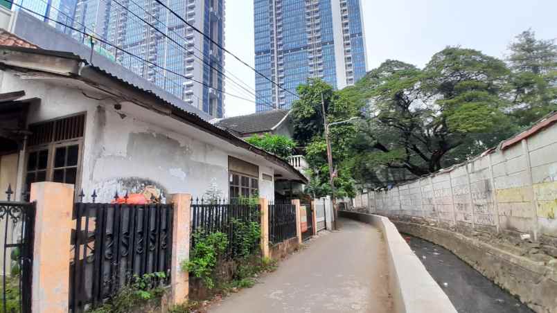 dijual rumah setiabudi