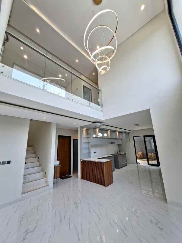 dijual rumah setiabudi regency