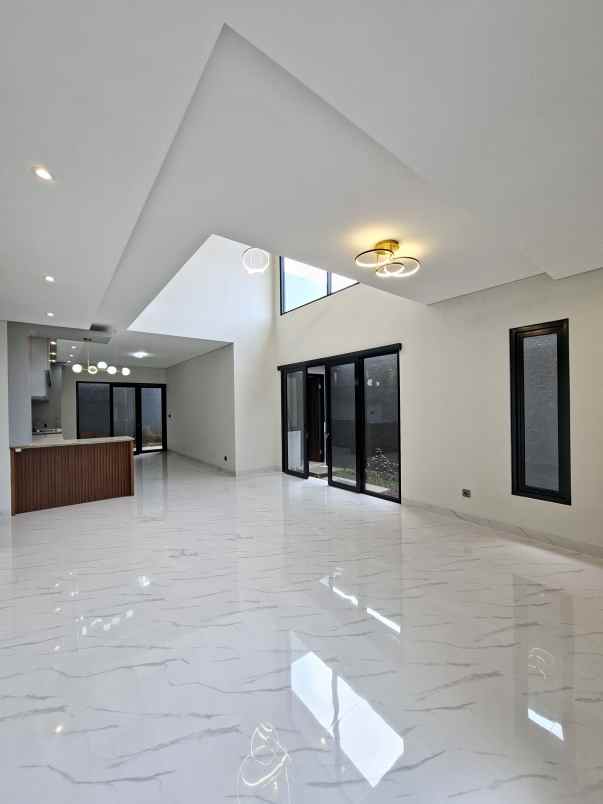 dijual rumah setiabudi regency