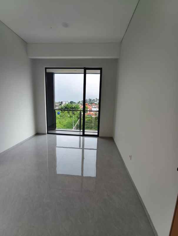 dijual rumah setra duta lavida