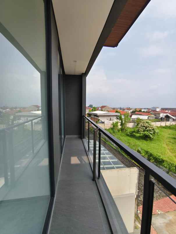 dijual rumah setra duta lavida