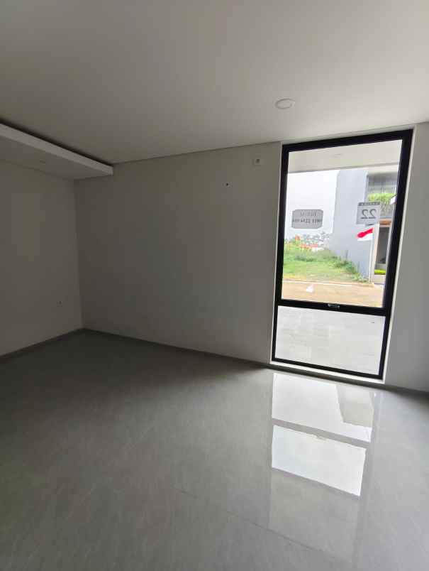 dijual rumah setra duta lavida