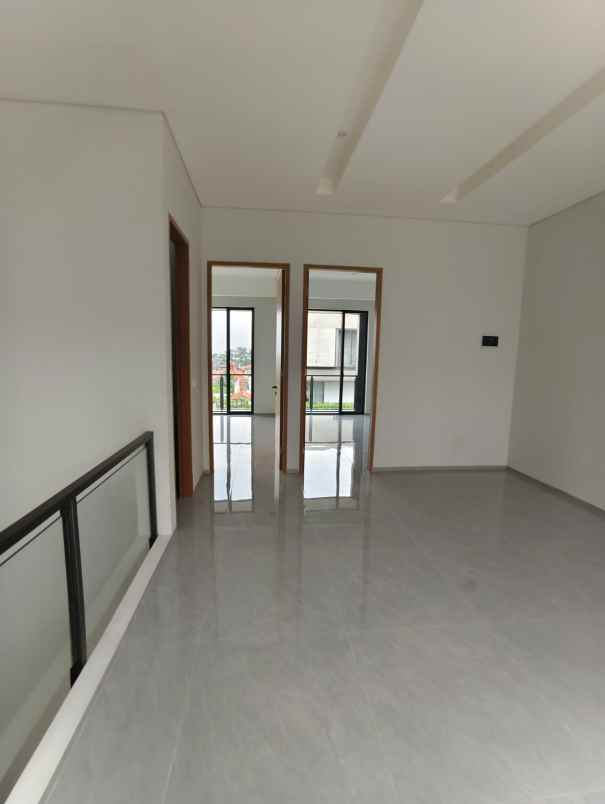 dijual rumah setra duta lavida