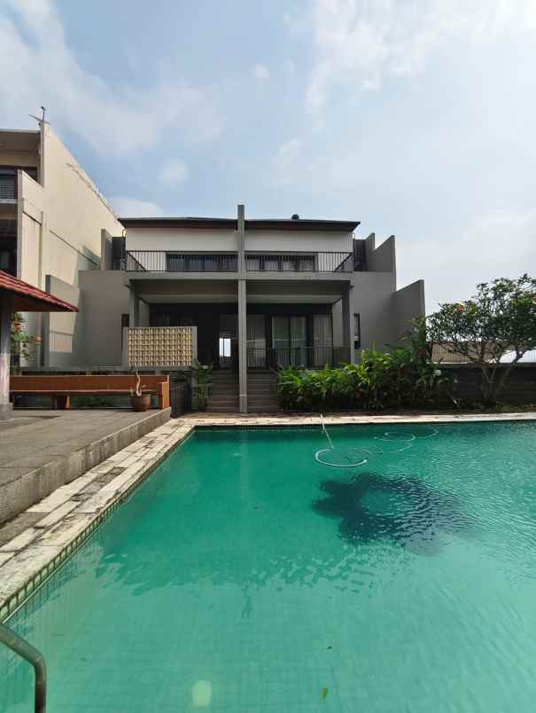 dijual rumah setra duta lavida