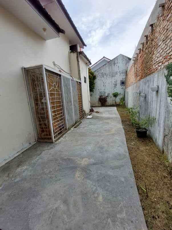 dijual rumah siap huni