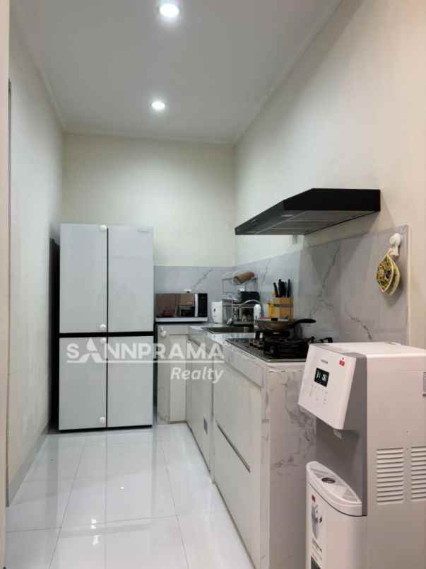 dijual rumah siap huni di cinere parkview limo depok