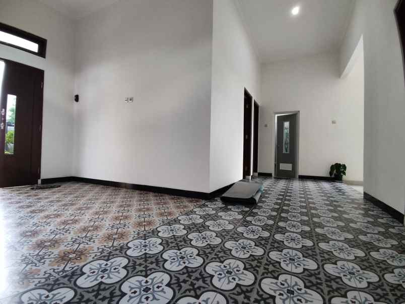 dijual rumah siap huni di prambanan