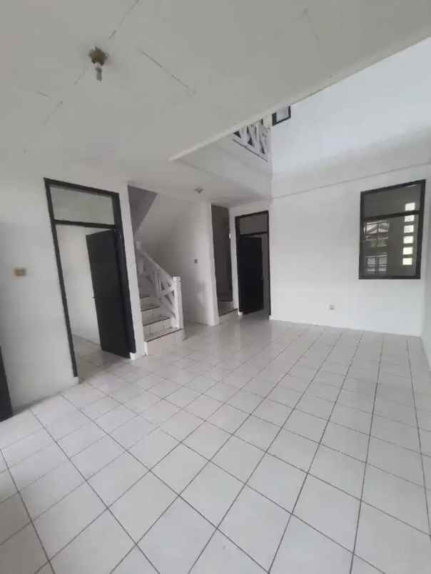 dijual rumah siap huni di turangga bandung