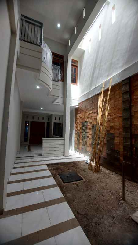 dijual rumah sidosermo