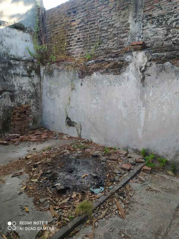 dijual rumah simpang darmo