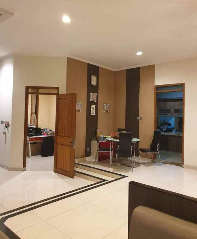 dijual rumah singgasana