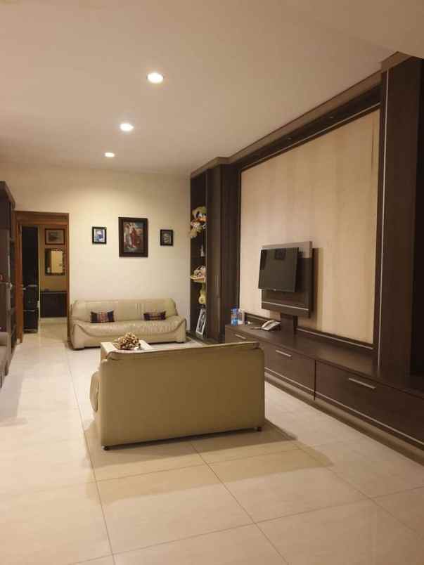 dijual rumah singgasana