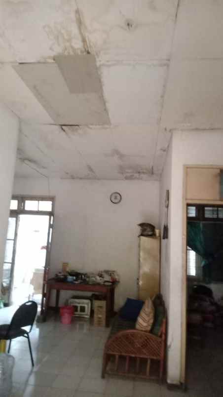 dijual rumah siwalankerto