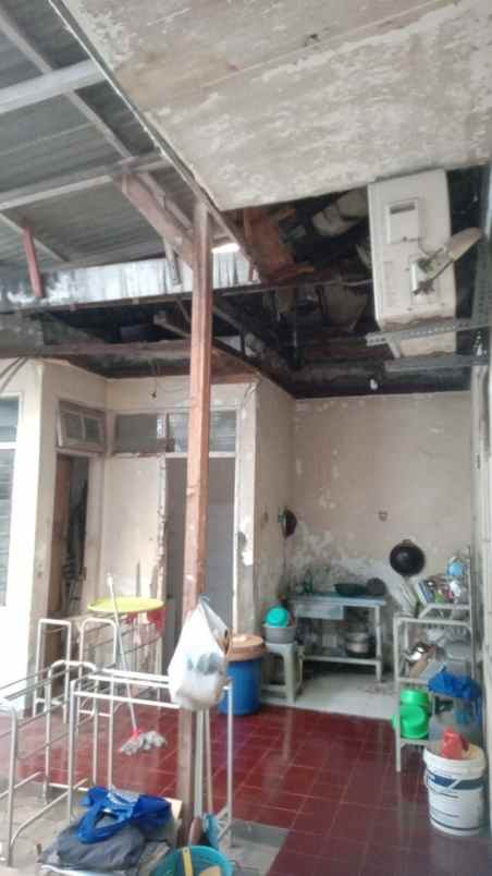 dijual rumah siwalankerto