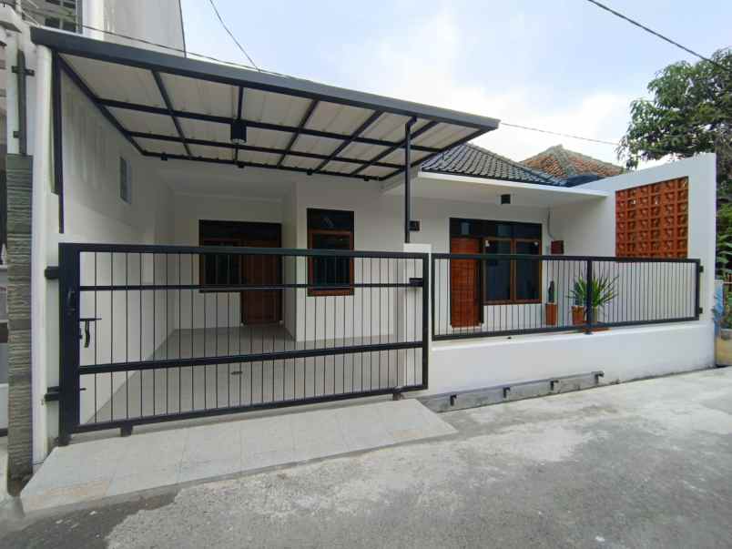 dijual rumah soekarno hatta kodya