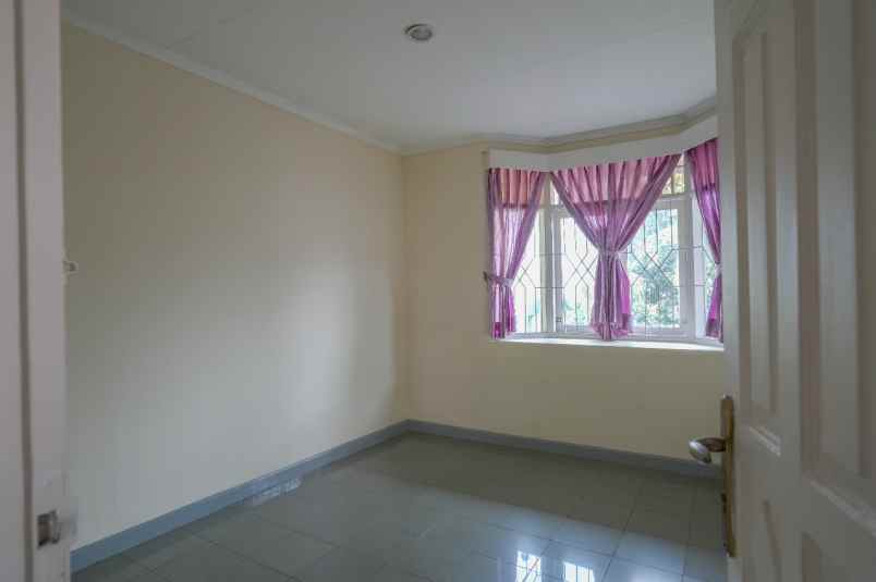 dijual rumah sukanagara antapani kota