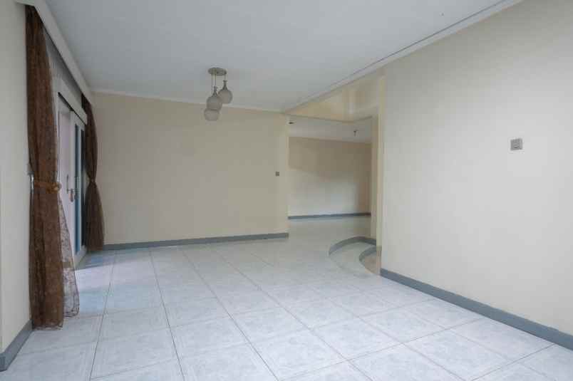 dijual rumah sukanagara antapani kota