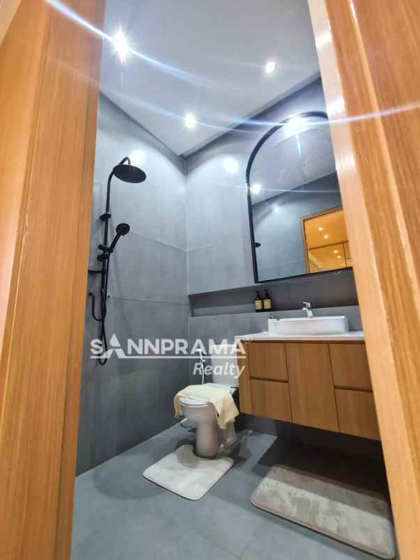 dijual rumah sukapura