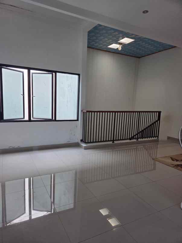 dijual rumah sukatani permai rt 12 rw