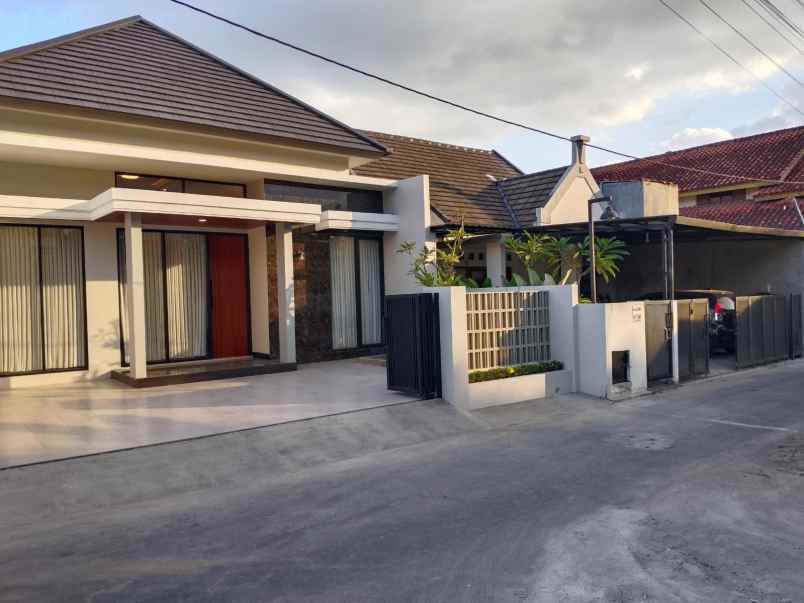 dijual rumah sukoharjo ngaglik sleman