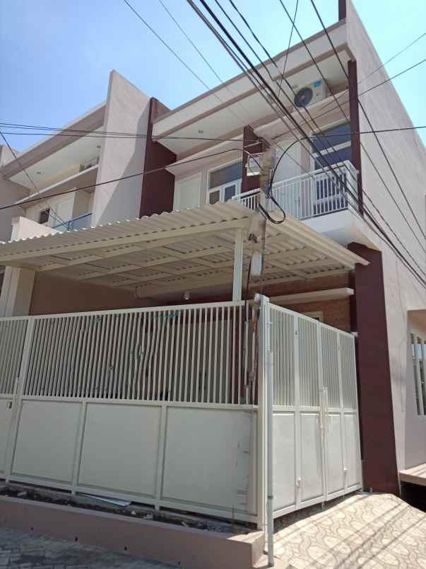 dijual rumah sutorejo prima indah