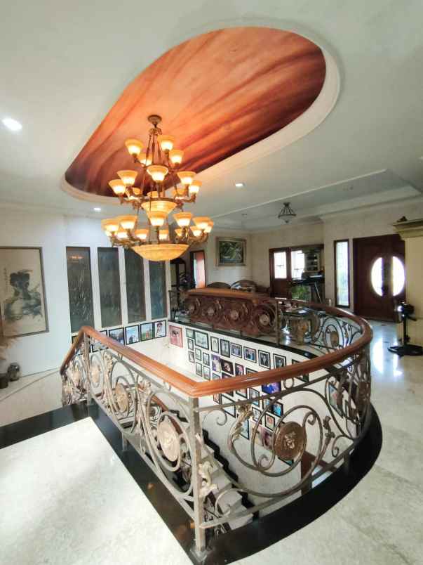 dijual rumah taman century 1