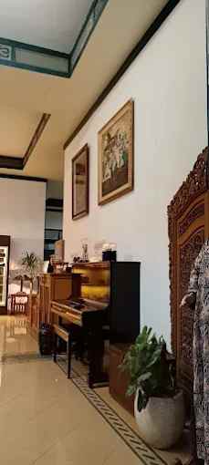 dijual rumah taman manyar indah