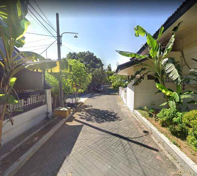 dijual rumah taman manyar indah