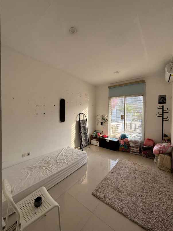 dijual rumah taman palem lestari blok a22 8