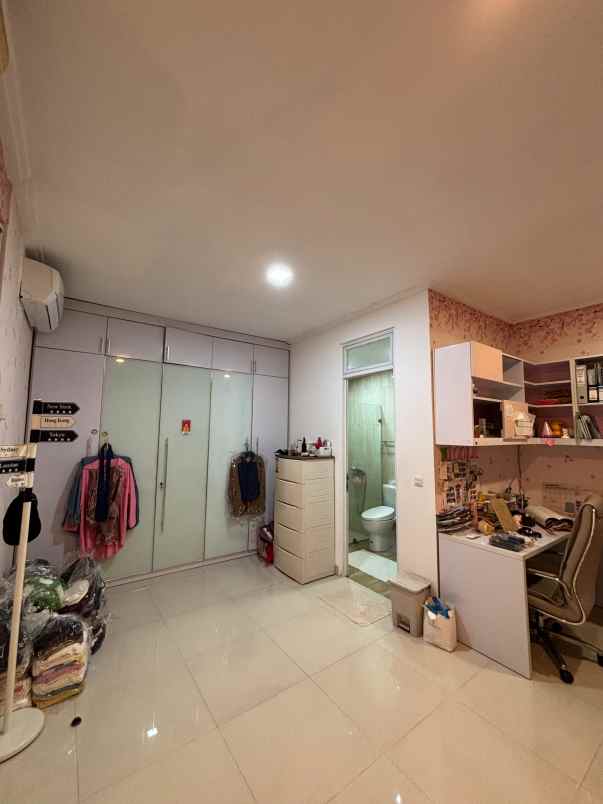 dijual rumah taman palem lestari blok a22 8