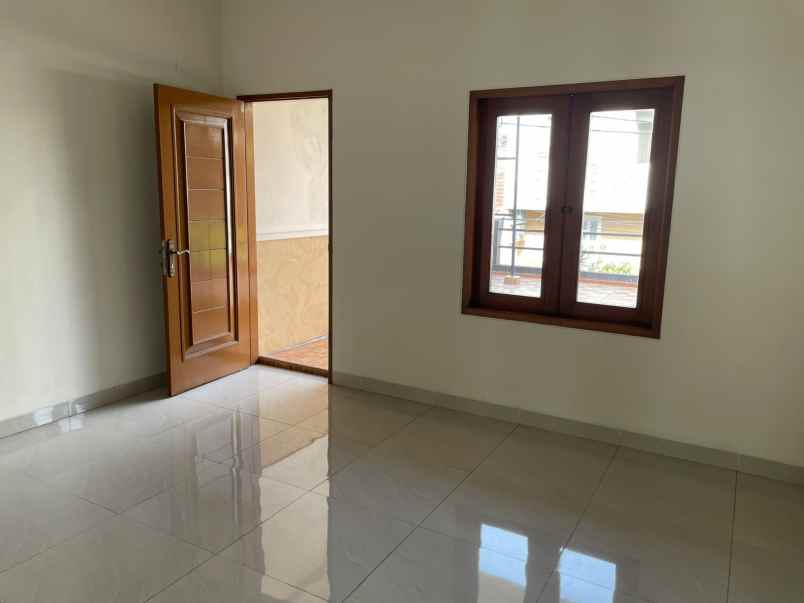 dijual rumah taman pegangsaan