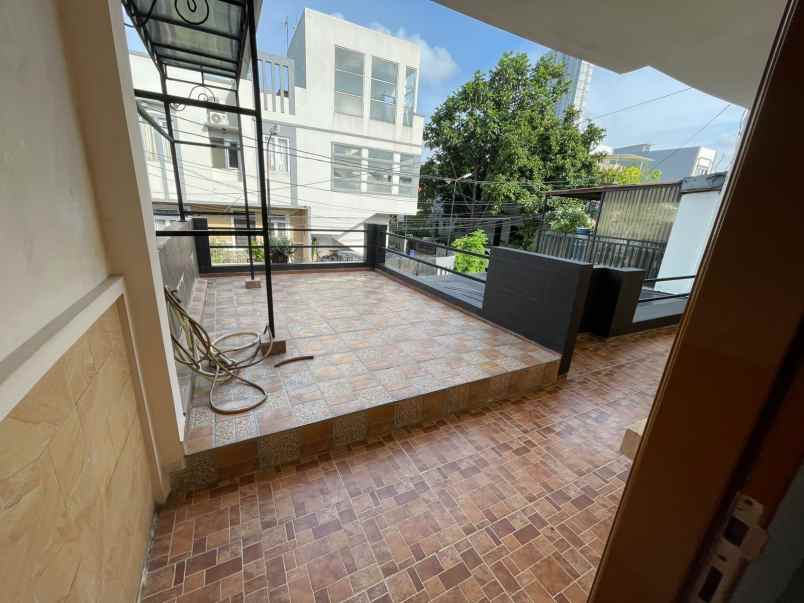 dijual rumah taman pegangsaan