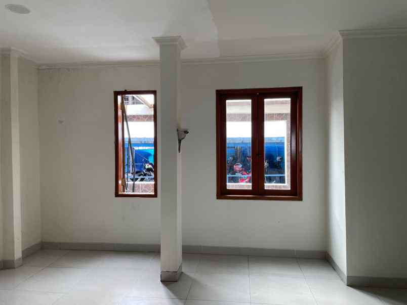 dijual rumah taman pegangsaan